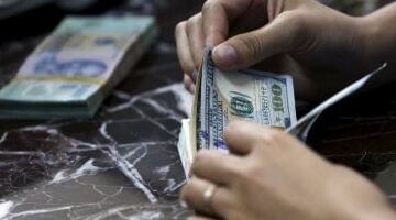 الأخضر ثابت.. سعر الدولار اليوم السبت بالبنك الأهلى وCIB
