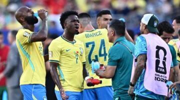 البرازيل تهزم هايتي بثلاثية وتنعش آمالها في كأس العالم
                                                
                                                
                                                    20/06/2026 05:40 ص
                                                
                                                
                                                    حقق منتخب البرازيل فوزًا مهمًا على نظيره منتخب هايتي بثلاثة أهداف دون مقابل، في المباراة التي أقيمت صباح اليوم السبت على ملعب فيلادلفيا، ضمن منافسات الجولة الثانية من المجموعة الثالثة في بطولة كأس الع