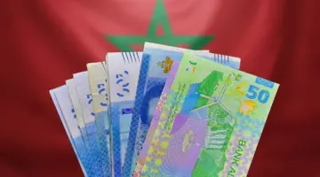 الدرهم يتراجع أمام الدولار وبورصة الدار البيضاء تواصل خسائرها
