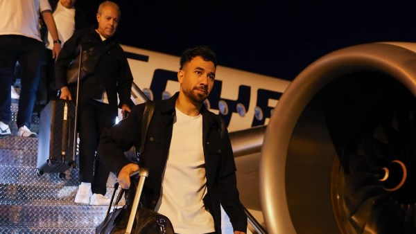 الفراعنة في المونديال.. منتخب مصر يصل أمريكا بعد "12 ساعة طيران" استعداداً لكأس العالم
                                                
                                                
                                                    31/05/2026 12:51 م
                                                
                                                
                                                    وصلت منذ قليل بعثة منتخبنا الوطني الأول لكرة القدم إلى ولاية أوهايو بأمريكا، بعد رحلة طيران استمرّت أكثر من 12 ساعة، استعداداً لمواجهة منتخب البرازيل ودياً يوم 6 يونيو  المقبل، في إطار تحضيراته لخوض ب