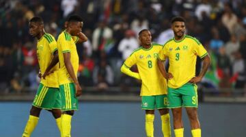 القصة الكاملة لسبب تأجيل سفر منتخب جنوب أفريقيا لخوض مباريات كأس العالم                                                                                                                                                    31/05/2026 11:19 م                                                                                                                                                    تلقى منتخب جنوب أفريقيا ضربة غير متوقعة قبل أيام قليلة من انطلاق كأس العالم 2026، بعدما تعذر سفر بعثته إلى المكسيك في الموعد المحدد.