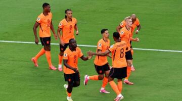 المغرب في مواجهة هولندا والبرازيل مع اليابان.. تحديد 4 مواجهات في دور الـ32 للمونديال
                                                
                                                
                                                    26/06/2026 09:27 ص
                                                
                                                
                                                     بدأت ملامح دور الـ 32 لبطولة كأس العالم 2026، تتضح، بعد انتهاء مباريات الجولة الثالثة للمجموعات الست الأولى بالمونديال.

وحسم 19 منتخبا التأهل لدور الـ 32 لكأس العالم، في انتظار تحديد أصحاب المقاعد ا