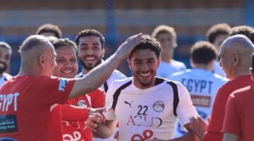 الوطن سبورت | لقطة خاصة من حسام حسن قبل لقاء البرازيل.. ورسالة مهمة للاعبي منتخب مصر «فيديو»