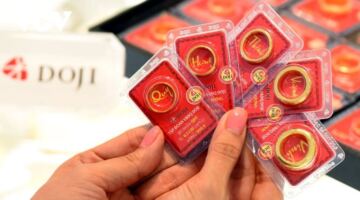 انخفضت أسعار الذهب بشكل حاد بعد ظهر يوم 8 يونيو، حيث وصل فرق سعر البيع والشراء إلى 5 ملايين دونغ فيتنامي للأونصة.