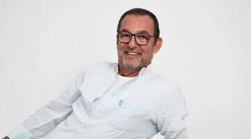 باللون الأبيض.. حضور جنازة محمد مرزبان ينفذون وصيته