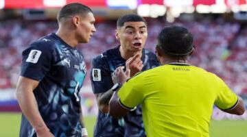 بطاقات حمراء بالجملة في كأس العالم 2026.. والمغرب يزاحم الكبار
                                                
                                                
                                                    20/06/2026 02:17 م
                                                
                                                
                                                    سجلت بطولة كأس العالم 2026 المقامة حاليا في الولايات المتحدة الأمريكية وكندا والمكسيك رقما سلبيا غير مسبوق على مستوى البطاقات الحمراء