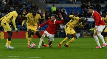 بقيادة كارلوس كيروش .. غانا تتعادل مع ويلز 1-1 وديًا قبل كأس العالم 2026
                                                
                                                
                                                    03/06/2026 03:30 ص
                                                
                                                
                                                    حسم التعادل الإيجابي 1-1 مواجهة منتخب غانا أمام نظيره الويلزي، في المباراة الودية التي أقيمت مساء الثلاثاء على ملعب "كارديف سيتي"،