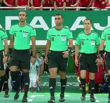 بلا اخطاء.. خالد الغندور يتغنى بالحكام المصريين في كأس العالم
                                                
                                                
                                                    12/06/2026 12:00 م
                                                
                                                
                                                    أشاد الإعلامي خالد الغندور، بإدارة مباراة كوريا الجنوبية والتشيك من جانب طاقم تحكيم مصري، في بطولة كأس العالم.