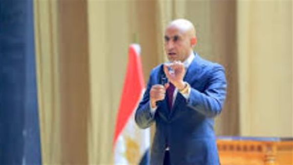 بمبالغ تصل لـ 2000 جنيه: وزير التعليم يعلن مكافآت استثنائية لفرق عمل امتحانات الثانوية   منذ 11 دقائق