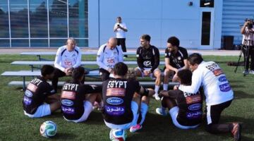 تدريبات منتخب مصر استعدادا لمباراة البرازيل.. صور
                                                
                                                
                                                    05/06/2026 01:22 م
                                                
                                                
                                                    يختتم المنتخب المصري الأول لكرة القدم، مساء اليوم وصباح غد، استعداداته للمواجهة الودية المرتقبة أمام منتخب البرازيل