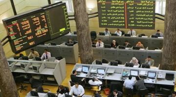 تراجع جماعى لمؤشرات البورصة في منتصف تعاملات اليوم