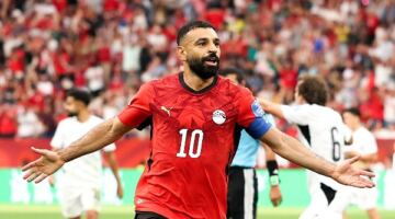 تريفور نواه يشيد بمحمد صلاح: عاد لمستواه المعهود.. واحتفاله مع الجماهير كان رائعا
                                                
                                                
                                                    24/06/2026 09:29 م
                                                
                                                
                                                    أشاد الإعلامي والكوميدي الجنوب أفريقي تريفور نواه بالنجم المصري محمد صلاح، وذلك خلال مقطع فيديو نشره عبر حسابه على «فيسبوك»، عقب تألق قائد منتخب مصر…