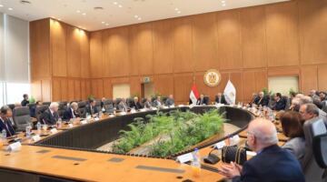 تعزيز الشراكات الدولية: توقيع اتفاقيات تعاون أكاديمي بين الجامعات المصرية والأجنبية
  منذ أقل من نصف ساعة