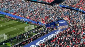 جماهير اسكتلندا تكرم مشجعها الراحل في مباراة المغرب بالمونديال                                                                                                                                                    20/06/2026 02:29 م                                                                                                                                                    شهدت مباراة المغرب واسكتلندا في كأس العالم 2026 لحظة إنسانية مؤثرة، بعدما قامت جماهير المنتخب الاسكتلندي بتوجيه دقيقة من التصفيق في الدقيقة 76