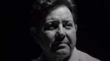 «حبيبي».. قصة أغنية رومانسية كانت ستجمع هاني شاكر ويارا
                                                
                                                
                                                    05/06/2026 09:37 م
                                                
                                                
                                                    في مفاجأة فنية تكشف عن تعاون كان من المنتظر أن يجمع اثنان من أبرز نجوم الغناء في العالم العربي، كشف المنتج ياسر زايد أن كان من المفترض هناك أغنية رومانسية جرى التحضير لها منذ فترة لتجمع بين أمير الغنا