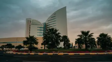 حصري: جامعة نجران تحصل على الاعتماد المؤسسي الكامل حتى 2033… خطوة تاريخية نحو التحول التعليمي!
