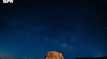 ذراع مجرة درب التبانة يزيّن سماء الحدود الشمالية ف…