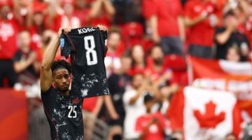 رجل مباراة كندا وقطر في كأس العالم
                                                
                                                
                                                    19/06/2026 03:40 ص
                                                
                                                
                                                    حقق منتخب كندا فوزًا عريضًا على منتخب قطر بنتيجة ستة أهداف دون رد، في المباراة التي جمعتهما ضمن منافسات الجولة الثانية من دور المجموعات ببطولة كأس العالم 2026، ليؤكد المنتخب الكندي قوته ويقترب خطوة كب