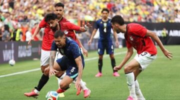 رد فعل مفاجئ من أمير هشام بعد خسارة منتخب مصر من البرازيل
                                                
                                                
                                                    07/06/2026 08:00 ص
                                                
                                                
                                                    أكد الإعلامي أمير هشام عبر حسابه على موقع فيسبوك أن مباراة منتخب مصر أمام البرازيل، رغم انتهائها بالخسارة بنتيجة 2-1 لصالح “السامبا”، تمثل