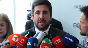 ريكيلمي يحذر من صناديق الاستثمار: من يصدق ضخ ملياري يورو في ريال مدريد دون مقابل؟
  منذ حوالي 4 ساعات