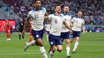 زلزال يضرب معسكر إنجلترا قبل مواجهة كوستاريكا واستعدادات كأس العالم 09/06/2026 11:53 م تعرض معسكر منتخب إنجلترا في مدينة ويست بالم بيتش الأمريكية لهزة أرضية قوية، وذلك قبل يوم واحد من خوض الفريق مباراته الودية الأخيرة أمام منتخب كوستاريكا، ضمن استعداداته لخوض منافسات كأس العالم.