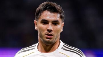 سباليتي يطلب دياز.. واللاعب يحسم موقفه من يوفنتوس
                                                
                                                
                                                    02/06/2026 11:26 ص
                                                
                                                
                                                    كشفت تقارير إعلامية إيطالية أن المدرب لوتشيانو سباليتي وضع الدولي المغربي إبراهيم دياز ضمن أولوياته لتدعيم صفوف يوفنتوس خلال فترة الانتقالات الصيفية المقبلة