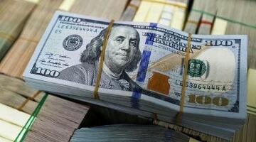 سعر الدولار على مدار الساعة.. 52.23 جنيه شراء الأخضر فى البنك الأهلى