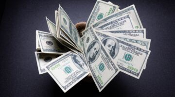 سعر صرف الدولار الأمريكي اليوم (29 يونيو): يحافظ الدولار الأمريكي على اتجاهه التصاعدي، مع توقعات إيجابية على المدى القصير.