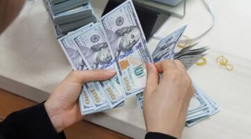 سعر صرف الدولار الأمريكي اليوم، 21 يونيو 2026: يحافظ على اتجاهه التصاعدي بينما ينخفض ​​كل من اليورو والين الياباني.