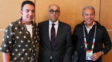 سفير مصر في كندا يستقبل بعثة منتخب مصر قبل مواجهة منتخب نيوزيلندا
                                                
                                                
                                                    20/06/2026 04:42 ص
                                                
                                                
                                                    وصلت بعثة منتخب مصر الأول لكرة القدم إلى مدينة فانكوفر الكندية، استعدادًا لخوض المواجهة المرتقبة أمام منتخب نيوزيلندا ضمن منافسات الجولة الثانية من دور المجموعات ببطولة كأس العالم 2026، وسط استقبال رس