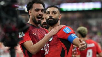 شقيق زيكو يكشف كواليس انضمامه لمنتخب مصر وسر الاحتفال مع حسام حسن
                                                
                                                
                                                    23/06/2026 01:39 ص
                                                
                                                
                                                    كشف عبد الرؤوف زيكو، شقيق مصطفى زيكو، نجم منتخب مصر، كواليس انضمام شقيقه إلى صفوف المنتخب الوطني لأول مرة، مؤكدًا أن اللحظة كانت مفاجئة ومليئة بالمشاعر، وجاءت
