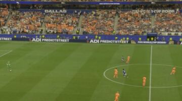 شوط أول سلبي بين هولندا واليابان بكأس العالم
                                                
                                                
                                                    14/06/2026 11:54 م
                                                
                                                
                                                    انتهت أحداث الشوط الأول من مواجهة منتخبي هولندا واليابان بالتعادل السلبي بدون أهداف، ضمن منافسات بطولة كأس العالم 2026، والمقامة