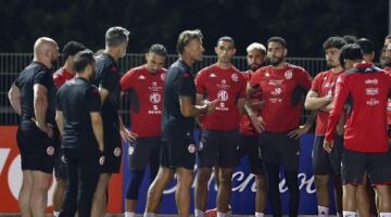 عقب زلزال خماسية السويد.. رينارد يقود أول تدريب لمنتخب تونس بعد إقالة صبري لموشى
                                                
                                                
                                                    17/06/2026 10:15 م
                                                
                                                
                                                    استهل المدير الفني الفرنسي هيرفي رينارد مهمته مع منتخب تونس برسالة قوية وحماسية للاعبيه، خلال أول مران جماعي لنسور قرطاج استعدادًا للمواجهة المرتقبة أمام منتخب اليابان في كأس العالم 2026.