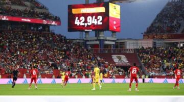غاناوبنما أقل مباريات الدور الأول حضورًا جماهيريًا بمونديال 2026
                                                
                                                
                                                    18/06/2026 04:55 ص
                                                
                                                
                                                    سجلت مباراة غانا وبنما الرقم الأقل من حيث الحضور الجماهيري خلال مباريات الجولة الأولى من دور المجموعات في بطولة كأس العالم 2026، بعدما شهدت حضور 42,942 مشجعًا في مدرجات ملعب “تورنتو” بكندا، لتصبح الأق
