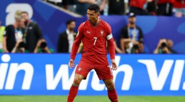 فك شراكة ميسي.. رونالدو يكتب التاريخ كأول لاعب يسجل في 6 نسخ مختلفة من كأس العالم
                                                
                                                
                                                    23/06/2026 09:20 م
                                                
                                                
                                                    واصل الأسطورة البرتغالية كريستيانو رونالدو كتابة التاريخ في بطولة كأس العالم،