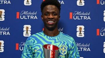 «فينيسيوس جونيور» يحصد لقب رجل مباراة المغرب والبرازيل في كأس العالم 2026 | صور
                                                
                                                
                                                    14/06/2026 04:00 ص
                                                
                                                
                                                    حصل النجم البرازيلي فينيسيوس جونيور، لاعب ريال مدريد، على جائزة أفضل لاعب في مواجهة منتخب المغرب، التي انتهت بالتعادل 1-1، ضمن منافسات الجولة الأولى