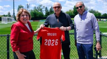 قبل مباراة بلجيكا.. أبو ريدة يستقبل عمدة سبوكين ويهديها قميص منتخب مصر
  منذ أقل من ساعتين