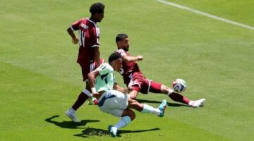 كأس العالم .. سويسرا تتفوق على قطر بهدف في الشوط الأول
                                                
                                                
                                                    13/06/2026 11:04 م
                                                
                                                
                                                    تفوف منتخب سويسرا علي منتخب قطر بهدف نظيف، في الشوط الأول، في المباراة المقامة علي ملعب "ليفاي" بمدينة كاليفورنيا الأمريكية، ضمن منافسات الجولة الأولى من المجموعة الثانية في بطولة كأس العالم 2026.