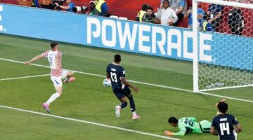 كرواتيا تتقدّم على «بنما» بالهدف الأول في كأس العالم 2026
                                                
                                                
                                                    24/06/2026 03:45 ص
                                                
                                                
                                                    نجح منتخب كرواتيا في فك شفرة دفاع بنما والتقدم بهدف دون رد، خلال المباراة المقامة حاليًا ضمن منافسات الجولة الثانية من دور المجموعات ببطولة كأس العالم 2026،