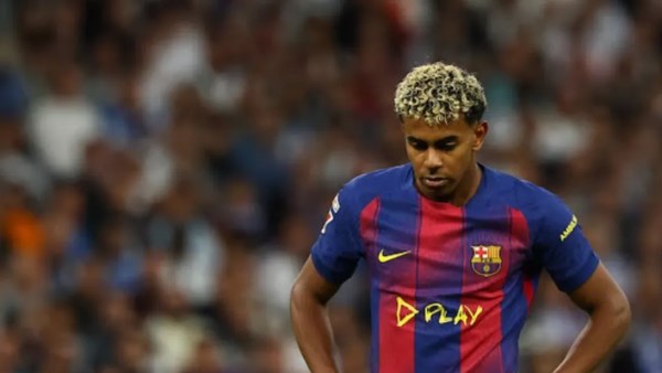 لامين يامال يفوز بجائزة أفضل لاعب في الدوري الإسباني
                                                
                                                
                                                    05/06/2026 08:25 م
                                                
                                                
                                                    أعلنت رابطة الدوري الإسباني، اليوم الجمعة، فوز لامين يامال جناح برشلونة بجائزة أفضل……………….