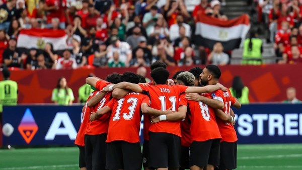 لحسم التأهل.. تشكيل منتخب مصر المتوقع أمام إيران في كأس العالم 2026
                                                
                                                
                                                    26/06/2026 05:15 م
                                                
                                                
                                                    يخوض منتخب مصر مواجهة حاسمة أمام منتخب إيران، ضمن منافسات الجولة الأخيرة من دور المجموعات ببطولة