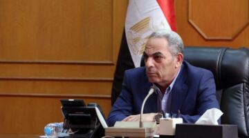 محافظ الإسماعيلية يناقش مشروع تطوير سوق الجمعة وتحويله إلى سوق نموذجي حضاري