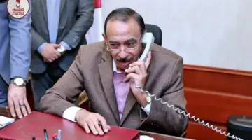 محافظ سوهاج يهنئ الأول على مستوى الشهادة الإعدادية هاتفيًا ويشيد بتفوقه