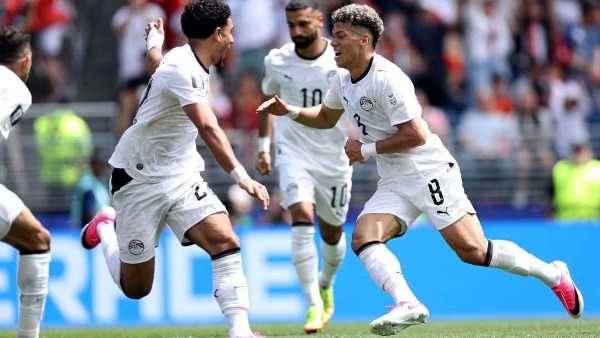 محمد فاروق : خطة محكمة لحسام حسن أمام منتخب بلجيكا
                                                
                                                
                                                    15/06/2026 11:21 م
                                                
                                                
                                                    أنهى منتخب مصر الشوط الأول من مواجهته أمام منتخب بلجيكا متقدمًا بهدف دون رد، في اللقاء المقام على ملعب "لومن فيلد"، ضمن منافسات الجولة الأولى للمجموعة السابعة ببطولة كأس العالم 2026.