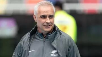مدرب نيوزيلندا يتحدى إيران: سنقاتل لحصد أول انتصار في كأس العالم
                                                
                                                
                                                    07/06/2026 03:37 م
                                                
                                                
                                                    أكد دارين بيزلي، المدير الفني لمنتخب نيوزيلندا، أن فريقه يتطلع بقوة لتحقيق الفوز على إيران في المباراة الافتتاحية بمنافسات كأس العالم 2026، مشيرًا إلى أن لاعبيه عازمون على تقديم أفضل ما لديهم خلال الب