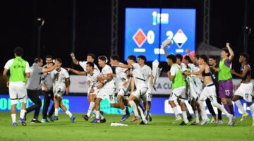 منتخب مصر للناشئين يتسلّم البرونزية بعد تتويج السنغال بلقب كأس أمم إفريقيا
                                                
                                                
                                                    03/06/2026 03:30 ص
                                                
                                                
                                                    تسلم لاعبو منتخب مصر للناشئين الميداليات البرونزية في ختام بطولة كأس الأمم الإفريقية تحت 17 عامًا، المقامة في المغرب