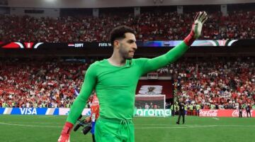 موقف الأهلي من احتراف مصطفى شوبير بعد التألق في كأس العالم
                                                
                                                
                                                    24/06/2026 07:30 ص
                                                
                                                
                                                    كشف الإعلامي خالد الغندور أن إدارة الأهلي لم تتلقَّ حتى الآن أي عرض رسمي للتعاقد مع الحارس مصطفى شوبير خلال فترة الانتقالات الحالية..