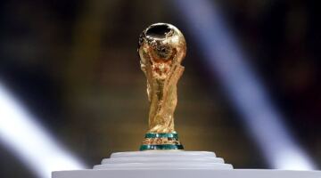 مونديال 2026 بنكهة مختلفة.. قوانين جديدة وصلاحيات موسعة للفار وحرب على إهدار الوقت 09/06/2026 12:50 م مع اقتراب انطلاق بطولة كأس العالم 2026 في الولايات المتحدة وكندا والمكسيك تستعد كرة القدم لدخول مرحلة جديدة من تاريخها.