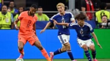 هولندا تتقدم على اليابان بهدف في كأس العالم
                                                
                                                
                                                    15/06/2026 12:24 ص
                                                
                                                
                                                    تقدم منتخب هولندا بهدف دون مقابل أمام منتخب اليابان، في المباراة المقامة بين المنتخبين على ملعب “إيه تي آند تي” بمدينة أرلينغتون الأمريكية، ضمن منافسات الجولة الأولى من دور المجموعات لبطولة كأس العالم