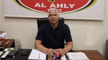 وائل جمعة يبدأ المهمة مديرا للكرة بالأهلي خلفا لوليد صلاح الدين
                                                
                                                
                                                    10/06/2026 08:15 م
                                                
                                                
                                                    أعلن النادي الأهلي تعيين أسطورة دفاعه السابق وائل جمعة مديرًا للكرة بالفريق الأول، خلفًا لـ وليد صلاح الدين، وذلك ضمن خطة إعادة هيكلة قطاع كرة القدم استعدادًا للموسم الجديد….